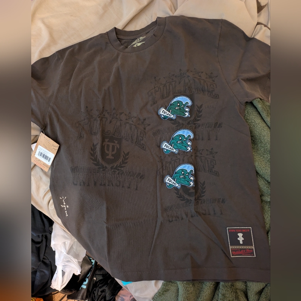 Travis Scott Mitchell and Ness size L